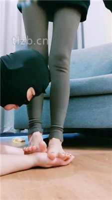 图片[16]_【护短S】跪舔小白鞋白袜/踩踏香蕉喂食_HD绳艺资源