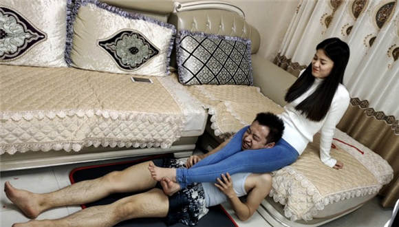 牛仔裤坐脸腿绞杀_HD绳艺资源