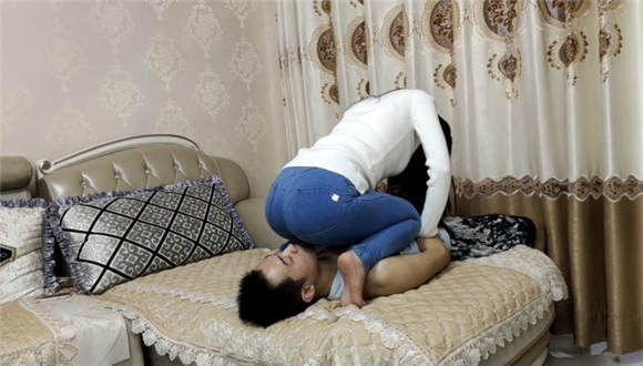 图片[11]_牛仔裤坐脸腿绞杀_HD绳艺资源