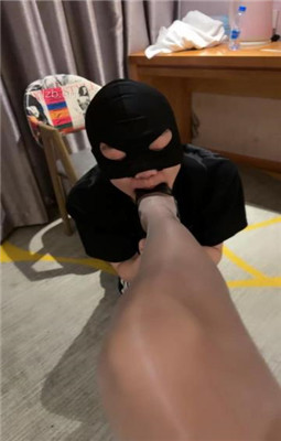 图片[2]_【冷爷】高跟黑丝踩/闻舔脏鞋原味袜子美腿_HD绳艺资源