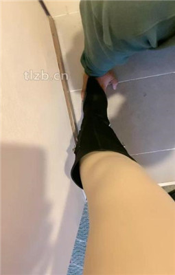 图片[3]_【酒鸽】双S-人体烟灰缸-长靴小白鞋踩/踩踏/骑马/闻臭白袜_HD绳艺资源