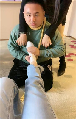 图片[15]_【酒鸽】双S-人体烟灰缸-长靴小白鞋踩/踩踏/骑马/闻臭白袜_HD绳艺资源