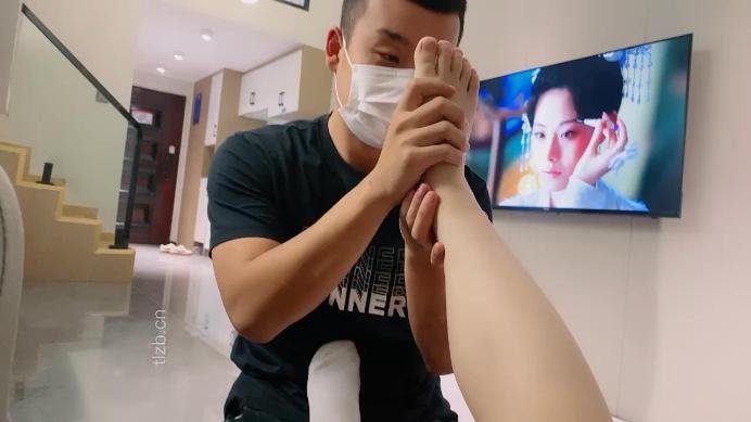 【小乔】JK萝莉主白袜裸足玩贱奴【上】_HD绳艺资源