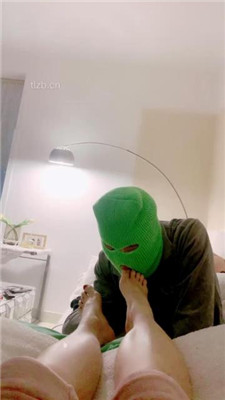 【方野】绿帽狗舔裸足_HD绳艺资源