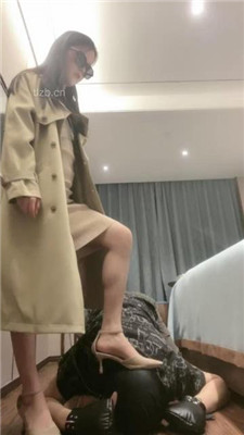 【漫漫】狗链遛狗/舔脏鞋底/吃口水/转胯训练_HD绳艺资源