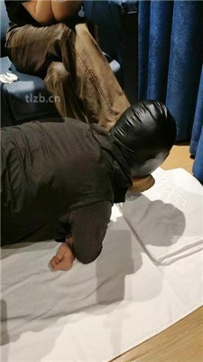 【玥野兔】短靴白棉袜踩狗脸_HD绳艺资源