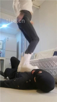 图片[9]_【苒溪】脏短靴白袜全体重踩踏-脚下喂食【双视角版】_HD绳艺资源