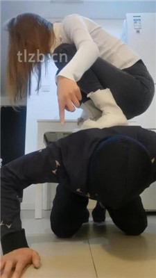 图片[19]_【苒溪】脏短靴白袜全体重踩踏-脚下喂食【双视角版】_HD绳艺资源