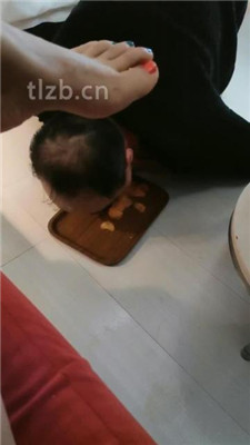 图片[9]_【西安天使】桌下视角恋足舔-踩踏喂食_HD绳艺资源