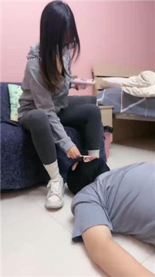 图片[6]_【金桔小主】夜跑后小白鞋白袜踩虐暴打【上】_HD绳艺资源