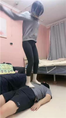 图片[8]_【金桔小主】夜跑后小白鞋白袜踩虐暴打【上】_HD绳艺资源