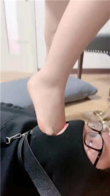 图片[11]_【嘉一】跪舔铆钉高跟美足_HD绳艺资源