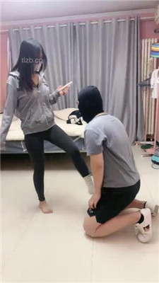 图片[2]_【金桔小主】夜跑后小白鞋白袜踩虐暴打【下】_HD绳艺资源