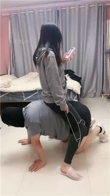 图片[8]_【金桔小主】夜跑后小白鞋白袜踩虐暴打【下】_HD绳艺资源