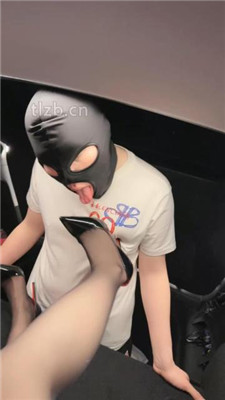 图片[2]_【禾未】车内调-高跟虐乳/舔高跟黑丝美腿/插嘴_HD绳艺资源