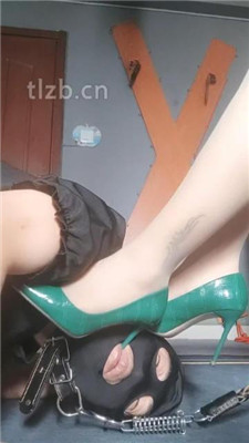 图片[8]_【东营天香百合】高跟灰丝踩狗头/狗链拴狗/嘴叼鞋/虐乳_HD绳艺资源