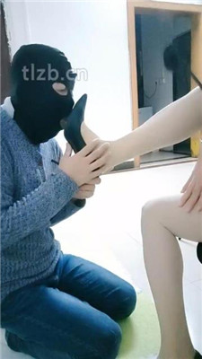 图片[2]_【广东迪迪】家奴跪舔高跟丝袜美腿_HD绳艺资源
