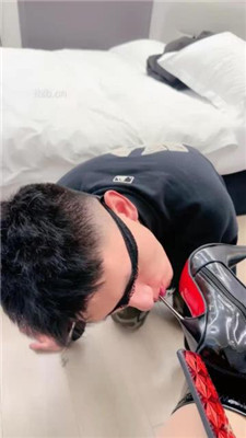 图片[9]_【玥樾】长腿模特S-高跟肉丝诱惑踩虐-喝圣水_HD绳艺资源