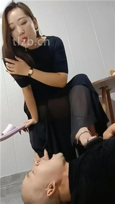 图片[4]_【冷御绳艺导师】拖鞋抽耳光-浓痰赏赐_HD绳艺资源