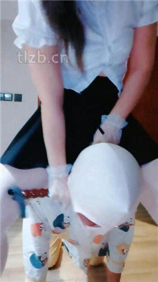 【猫大大】皮鞋白丝踩狗头_HD绳艺资源