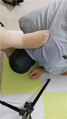 【广东迪迪】闻舔高跟肉丝脚-踩踏 【双视角版】_HD绳艺资源