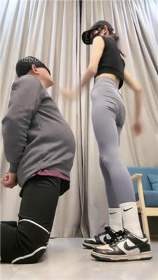 【美娜格格】AJ白袜女神暴打刑奴_HD绳艺资源