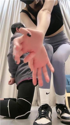 图片[4]_【美娜格格】AJ白袜女神暴打刑奴_HD绳艺资源