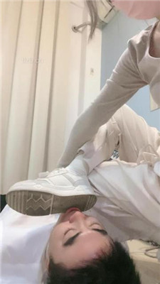 图片[2]_【时颜】坐脸窒息/舔超脏小白鞋/裸足白袜辱_HD绳艺资源