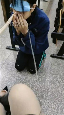 图片[10]_【爱可呀】大学教室调母畜-舔长靴高跟/转胯/吃丝袜_HD绳艺资源