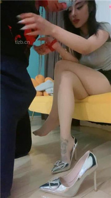 图片[8]_【不知名美女】银色高跟-碾压虐乳/坐垫吸臭/浓痰【完整版】_HD绳艺资源