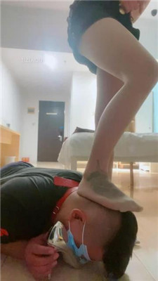 图片[14]_【不知名美女】银色高跟-碾压虐乳/坐垫吸臭/浓痰【完整版】_HD绳艺资源