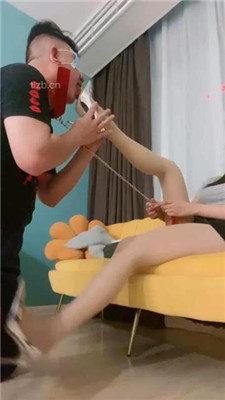 图片[18]_【不知名美女】银色高跟-碾压虐乳/坐垫吸臭/浓痰【完整版】_HD绳艺资源