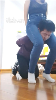 图片[12]_【奶御】耳光抽/转胯爬行/长靴提档/白袜踩狗头_HD绳艺资源