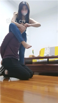 图片[19]_【奶御】耳光抽/转胯爬行/长靴提档/白袜踩狗头_HD绳艺资源