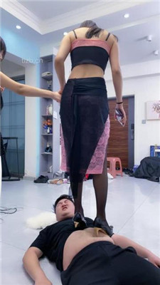 图片[14]_【麋鹿银儿】双S-紫丝袜诱惑/骑马爬行/藤条抽/踩踏/揪耳朵插嘴_HD绳艺资源