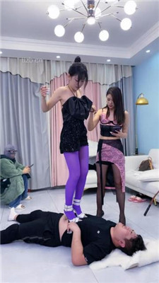 图片[15]_【麋鹿银儿】双S-紫丝袜诱惑/骑马爬行/藤条抽/踩踏/揪耳朵插嘴_HD绳艺资源