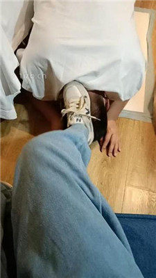 【颜可大大】运动后原味白袜恋足调/圣水泡面_HD绳艺资源