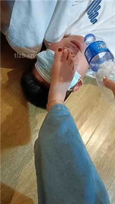 图片[5]_【颜可大大】运动后原味白袜恋足调/圣水泡面_HD绳艺资源