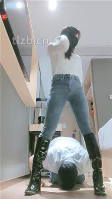 【妮蔻】长靴S胯下辱/掐肉/吃白袜/臭脚捂脸_HD绳艺资源