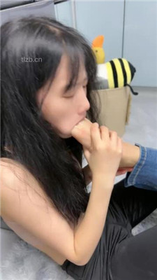 图片[20]_【橙宝】双母畜-奴下奴-品尝白袜/骑马转胯/臀部诱惑_HD绳艺资源