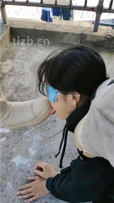 【爱可呀】学姐天台伺候校花和我_HD绳艺资源