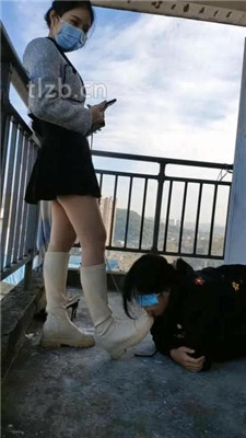 图片[4]_【爱可呀】学姐天台伺候校花和我_HD绳艺资源