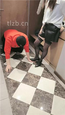 【心甜夫妻】跪镜子前羞辱/舔脏鞋/喝圣水/揪耳朵/转胯【完整版】_HD绳艺资源