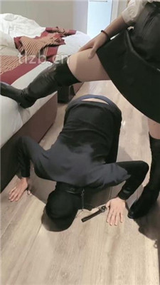 图片[11]_【心甜夫妻】跪镜子前羞辱/舔脏鞋/喝圣水/揪耳朵/转胯【完整版】_HD绳艺资源