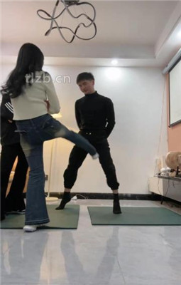 图片[4]_【尤物大大】双S-骑马骑脖/全体重踩踏/跪舔鞋袜脚/坐脸窒息_HD绳艺资源