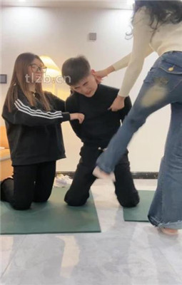 图片[18]_【尤物大大】双S-骑马骑脖/全体重踩踏/跪舔鞋袜脚/坐脸窒息_HD绳艺资源