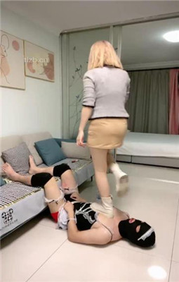 图片[9]_【甜味药丸】变装狗偷原味被发现后-训练耳光内裤套头_HD绳艺资源