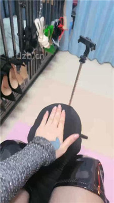 【木子大大】开发绳艺学员-人体鞋架/裸足黑丝踩_HD绳艺资源