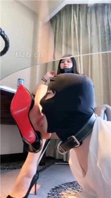 图片[17]_【琪琪大人】桌下伺候-酸臭味的马卡龙口水喂食-腿绞窒息_HD绳艺资源