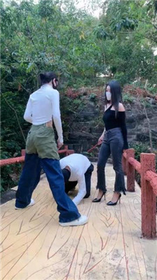 【高难度挑战美学】双S-女神户外遛狗-绑树上酷刑惩治【双视角版】_HD绳艺资源